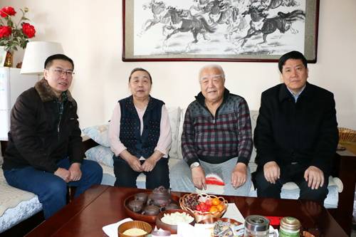 http://news.imu.edu.cn/__local/3/83/EE/643BB7A4A64500576CF527458B4_29A928E3_355AF.jpg