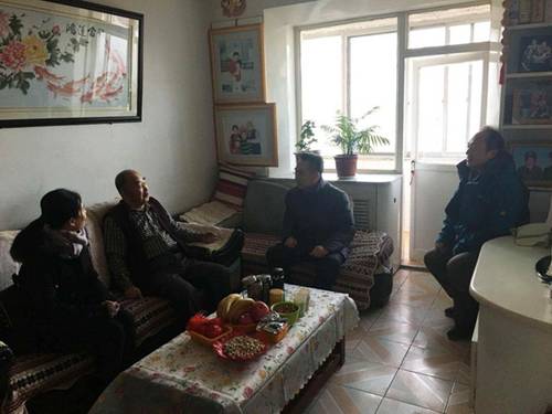 http://news.imu.edu.cn/__local/E/B8/29/D3A4B4F2BF2F6900CA147029AA2_AFD785A3_1877B.jpg