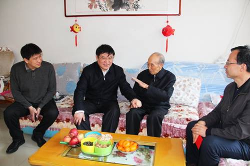 http://news.imu.edu.cn/__local/0/EB/1E/E77757BD649324FF39F6F18423C_CA3F4B66_1B9D7.jpg